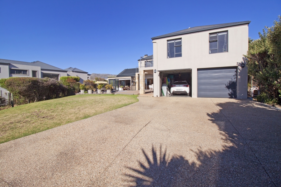 4 Bedroom Property for Sale in Stonehaven Estate Western Cape